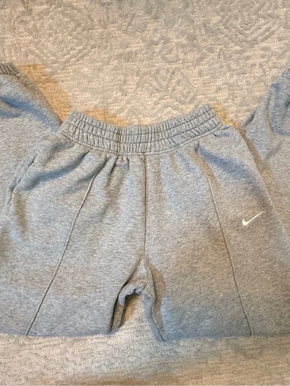 Nike women’s Grey sweat pants
